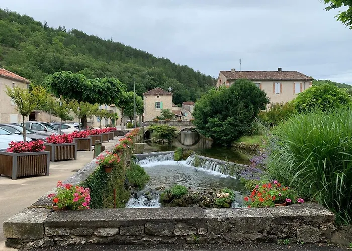Stylish One Bedroom In A Lovely Village Διαμέρισμα *