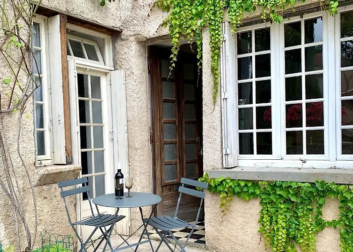 Stylish One Bedroom In A Lovely Village * Saint-Vincent-Rive-dʼOlt
